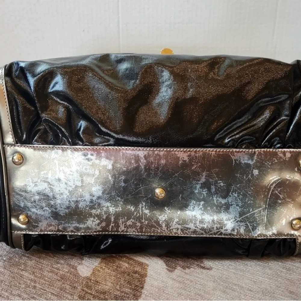 Gucci Black and Gold Satchel with Classic Design